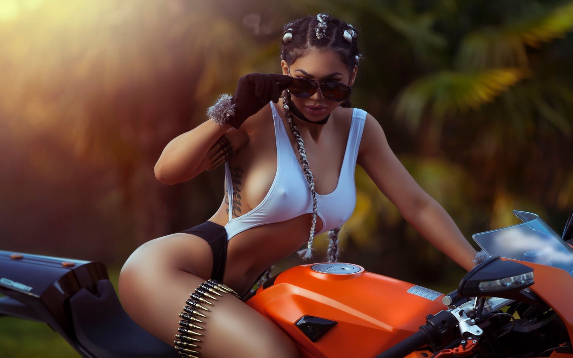 Take a pause and enjoy Girls with tattoos and motorcycles — streaming from Ashgabat