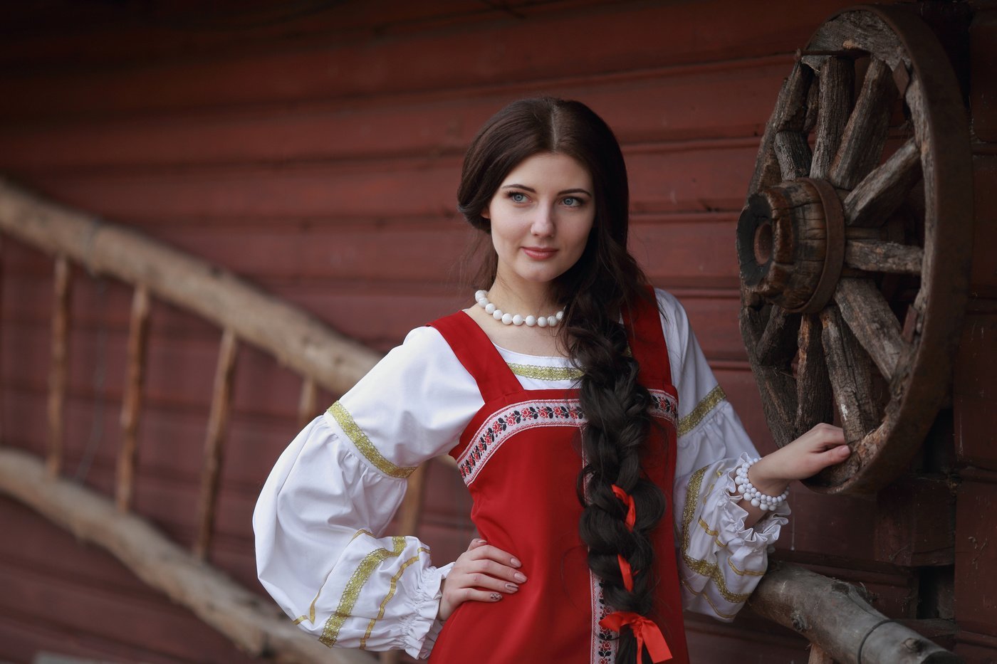Girls in Slavic costumes’s look of the day — catch her live in Ashgabat