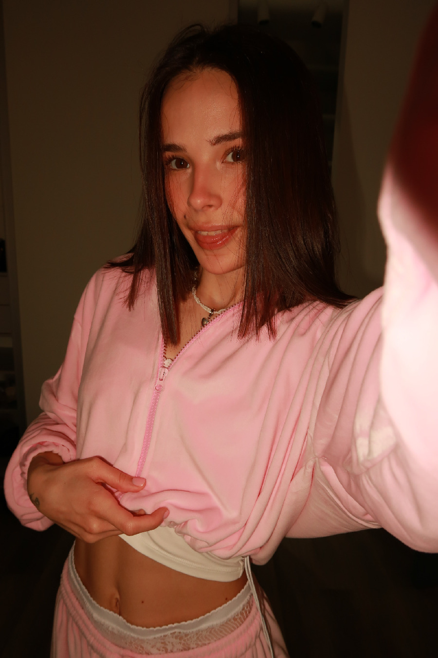 Tina brings the glow — live moments in Ashgabat